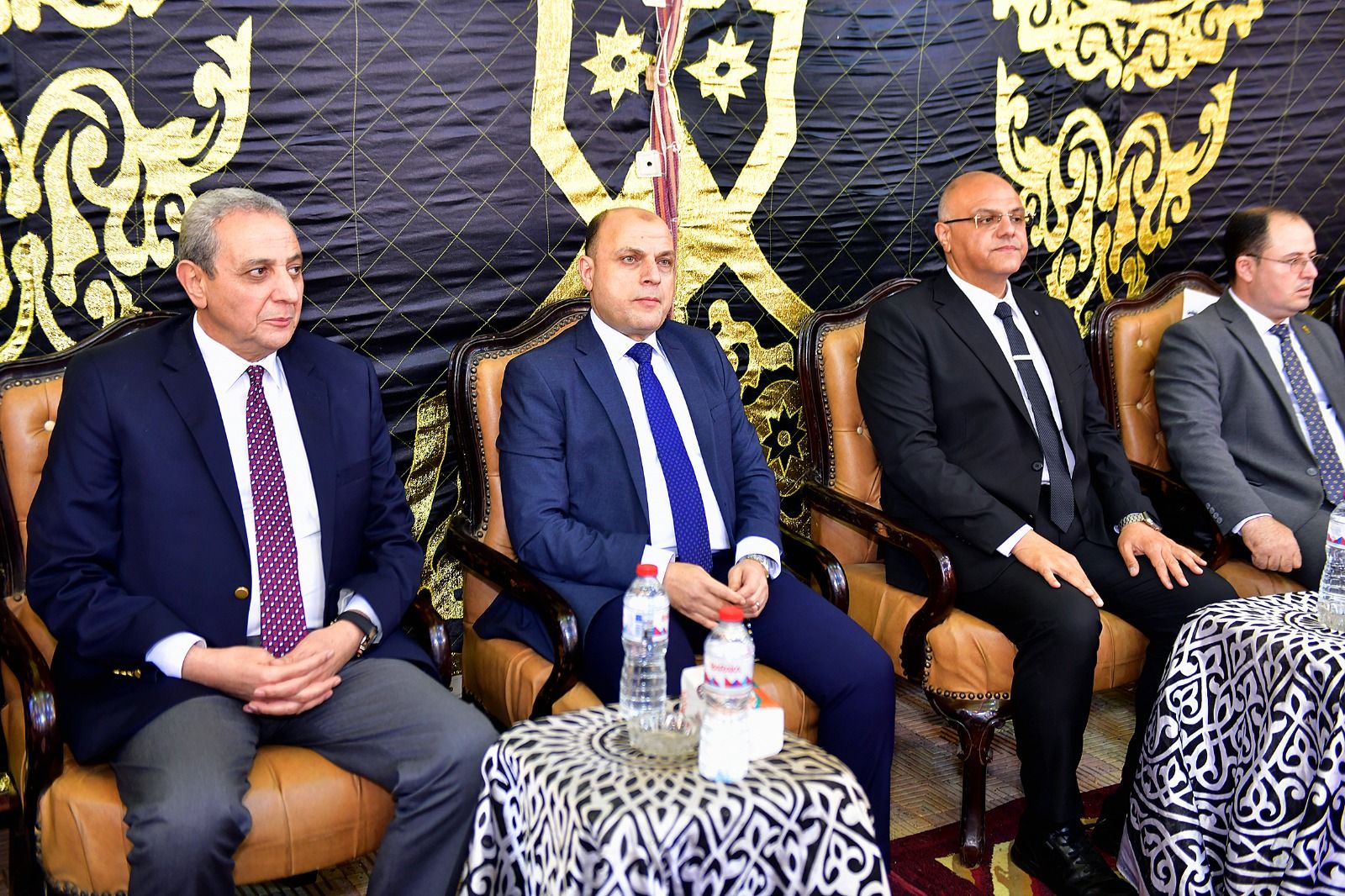 جانب من عزاء السكرتير العام لمحافظة الدقهلية (5) جانب من عزاء السكرتير العام لمحافظة الدقهلية (5)