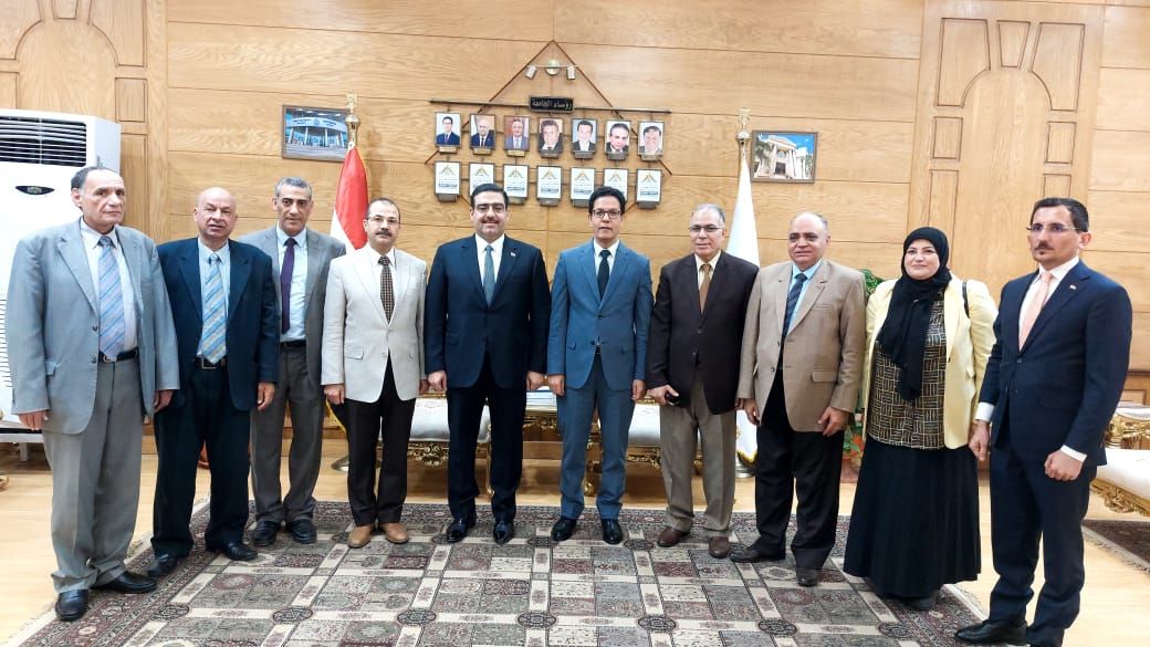 جانب من لقاء رئيس جامعة بنها ووزير التجارة العراقي جانب من لقاء رئيس جامعة بنها ووزير التجارة العراقي