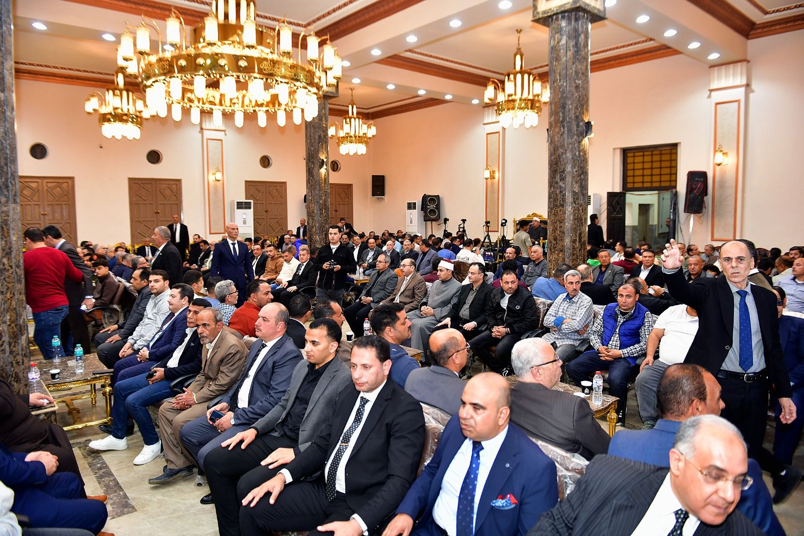 جانب من عزاء السكرتير العام لمحافظة الدقهلية (8) جانب من عزاء السكرتير العام لمحافظة الدقهلية (8)