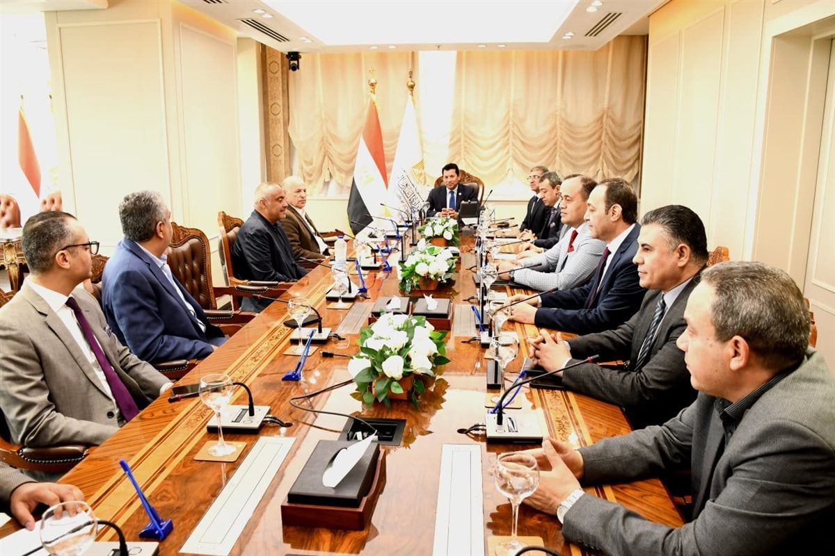 وزير الشباب والرياضة لمناقشة إعداد استضافة الدول الأفريقية دون سن 20