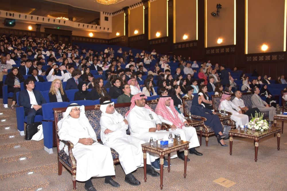 300 طالب من 25 مدرسة بالشرقية يختتمون رحلتهم في ”كلنا معاً 4“ - اليوم