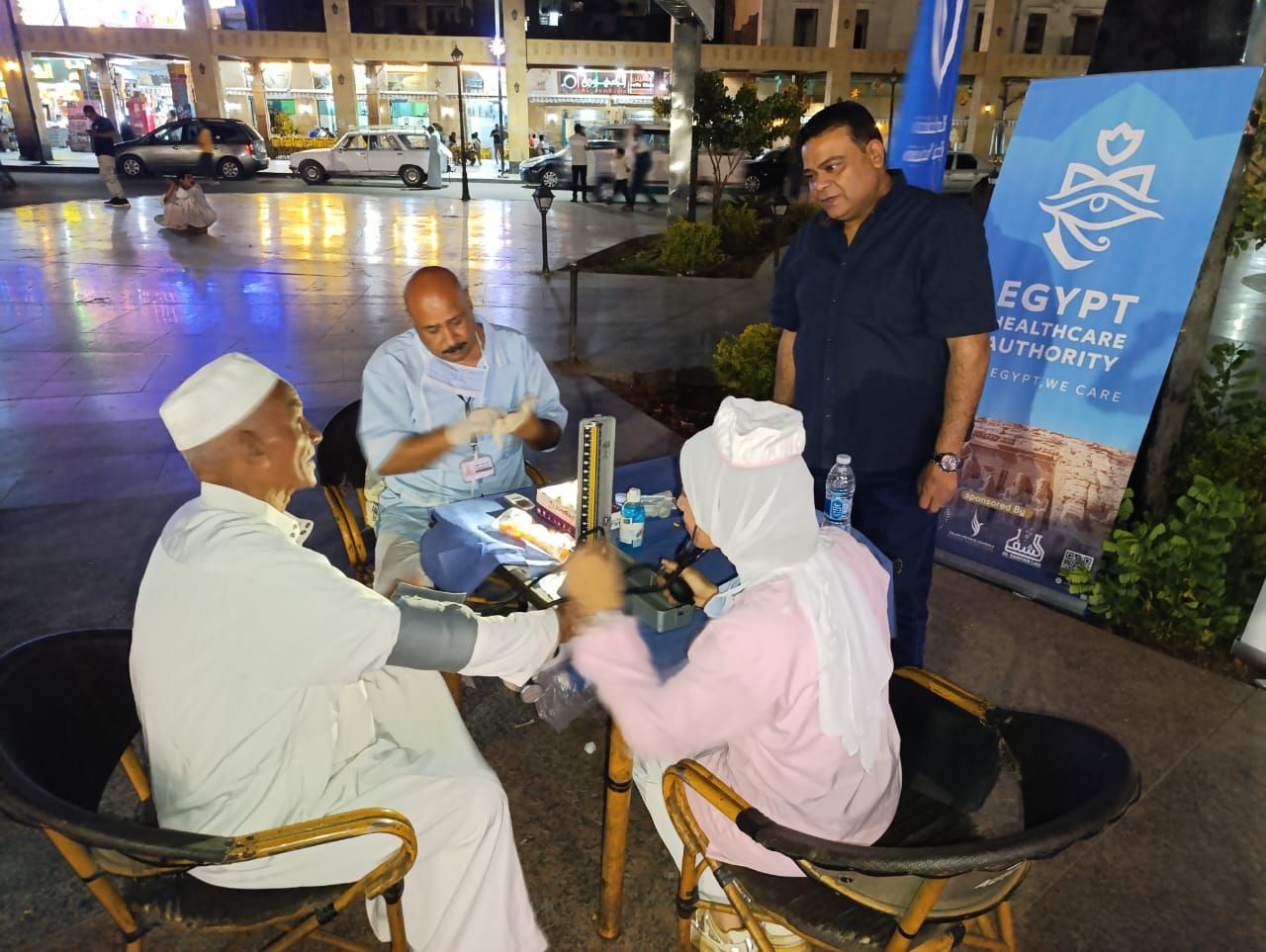 جانب من الكشف على صحة المواطنين جانب من الكشف على صحة المواطنين