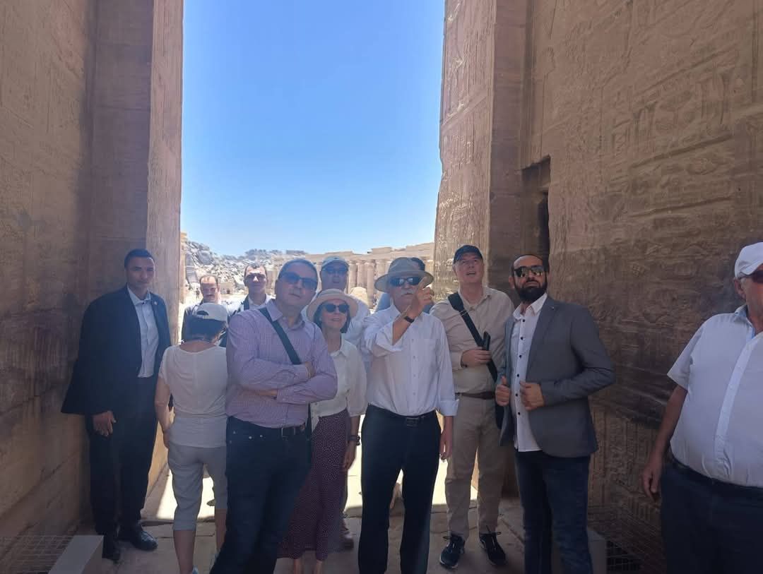 زيارة رئيس البرلمان المجرى لمعبد فيلة