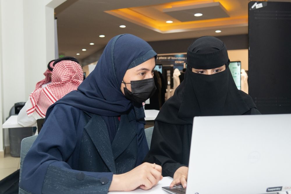 92 مشروعًا تقنيًا لخريجي ”علوم الحاسب“ بجامعة الإمام عبدالرحمن