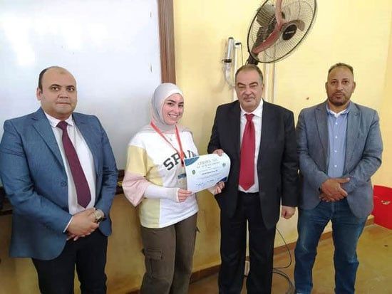 جانب من التكريمات جانب من التكريمات