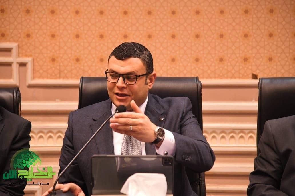 وزير الإسكان يتابع مشروعات العبور .. مستشفى متكاملة وورش حرفية ورفع كفاءة البنية التحتية(1)