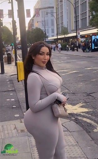دنيا بطمة تتصدر التريند بإطلالة. رياضية في شوارع لندن