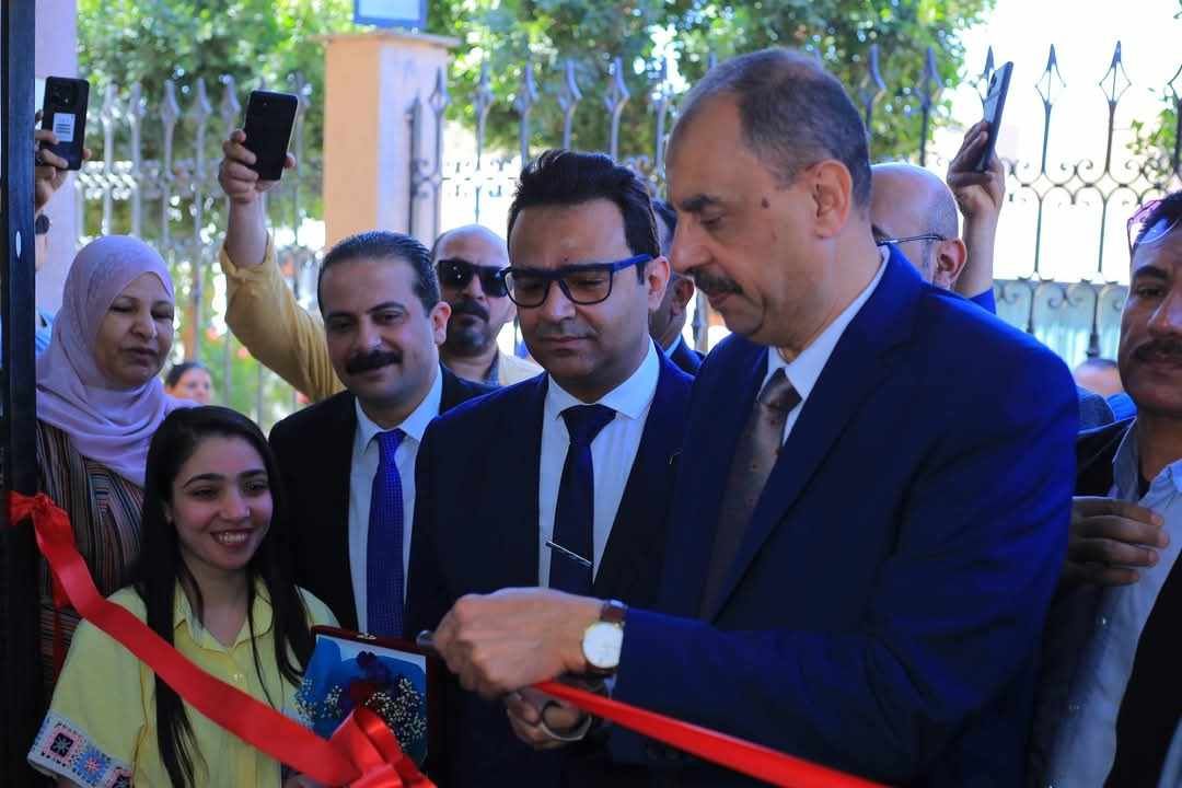 محافظ سوهاج يقص شريط الإفتتاح محافظ سوهاج يقص شريط الإفتتاح