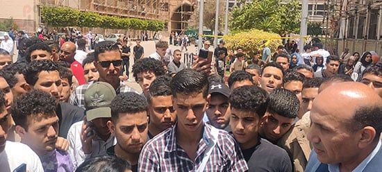 طلاب-جامعة-الزقازيق-يطالبون-بمحاسبة-المسؤولين-عن-وفاة-زميلتهم طلاب-جامعة-الزقازيق-يطالبون-بمحاسبة-المسؤولين-عن-وفاة-زميلتهم
