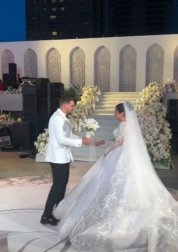 فرح الفنانة رنارئيس فرح الفنانة رنارئيس