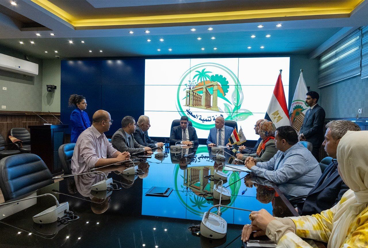 هيئة تنمية الصعيد توقع عقود تشغيل مجمع الصناعات لتجفيف الطماطم هيئة تنمية الصعيد توقع عقود تشغيل مجمع الصناعات لتجفيف الطماطم