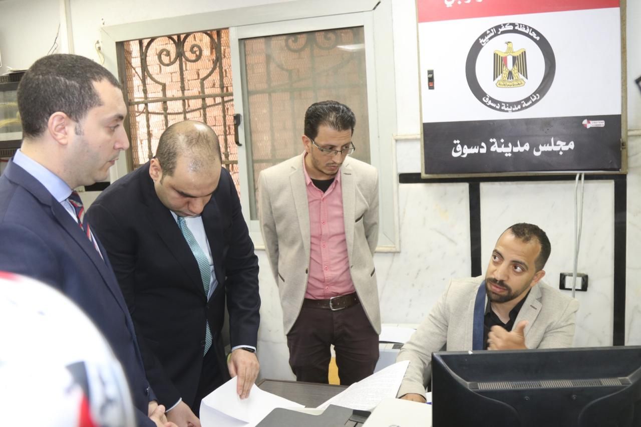 جانب من تفقد نائب محافظ كفر الشيخ للمركز التكنولوجي بدسوق جانب من تفقد نائب محافظ كفر الشيخ للمركز التكنولوجي بدسوق