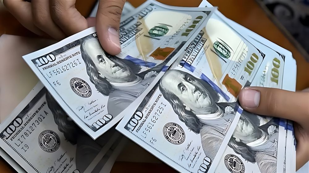 تراجع الدولار أمام عدد من العملات الرئيسية - متداولة