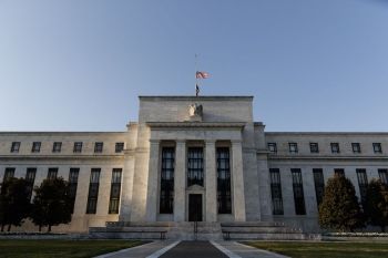 الأسواق تترقب قرار الفيدرالي وسط عاصفة ترامب التجارية