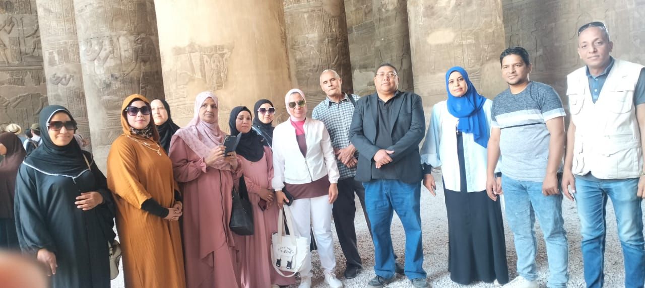رحلة لوحدة السكان بالأقصر في المعالم الأثرية والدينية رحلة لوحدة السكان بالأقصر في المعالم الأثرية والدينية