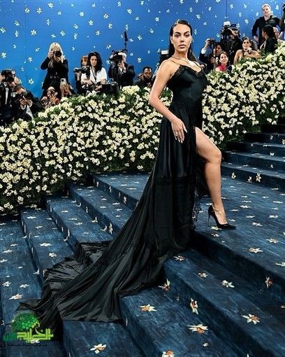 جورجينا رودريجيز تخطف الأنظار في أول ظهور لها بحفل Met Gala بفستان مستوحى من الأميرة ديانا