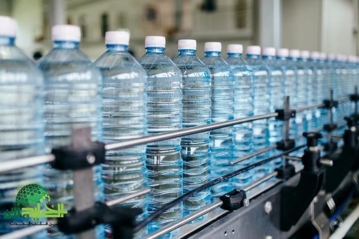 صدمة في سوق المياه المعبأة.. السعودية تغلق مصانع كبرى بعد اكتشاف تلوث خطير