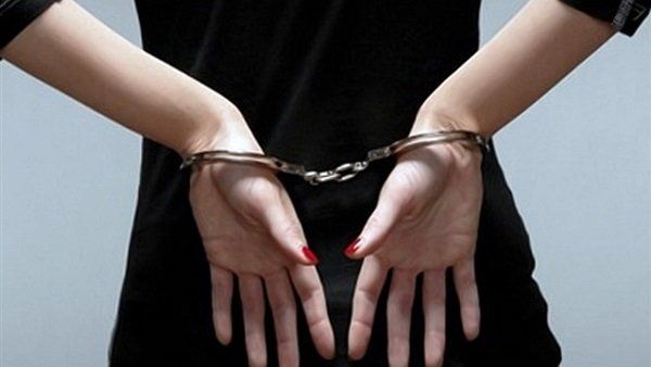 للمرة الثانية.. تجديد حبس سيدة ألقت بطفليها من أعلى كوبري في الإسكندرية