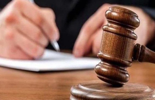 «ادعوا القرابة زورًا».. جنايات المنيا تؤجل محاكمة 5 أشقاء بتهمة تزوير إعلان وراثة.