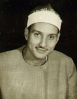 قد تكون صورة شخص واحد