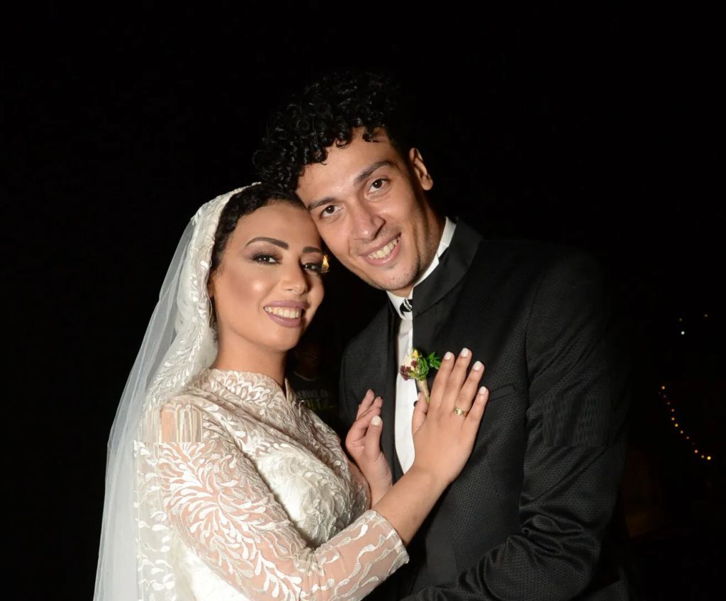 داليا ابنة صبحى خليل وزوجها الفنان احمد عبد الوهاب داليا ابنة صبحى خليل وزوجها الفنان احمد عبد الوهاب