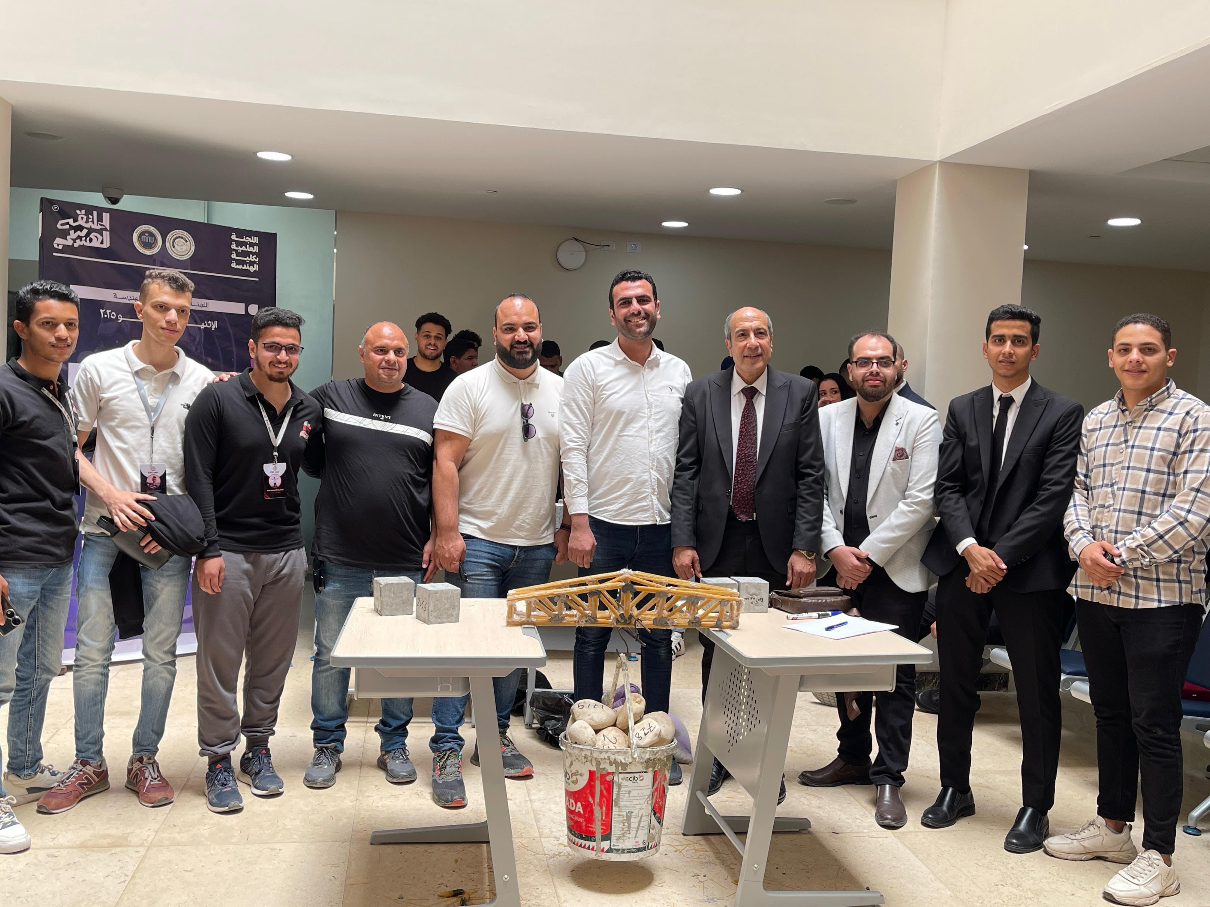 الاشراف علي عمل الفرق المشاركة الاشراف علي عمل الفرق المشاركة