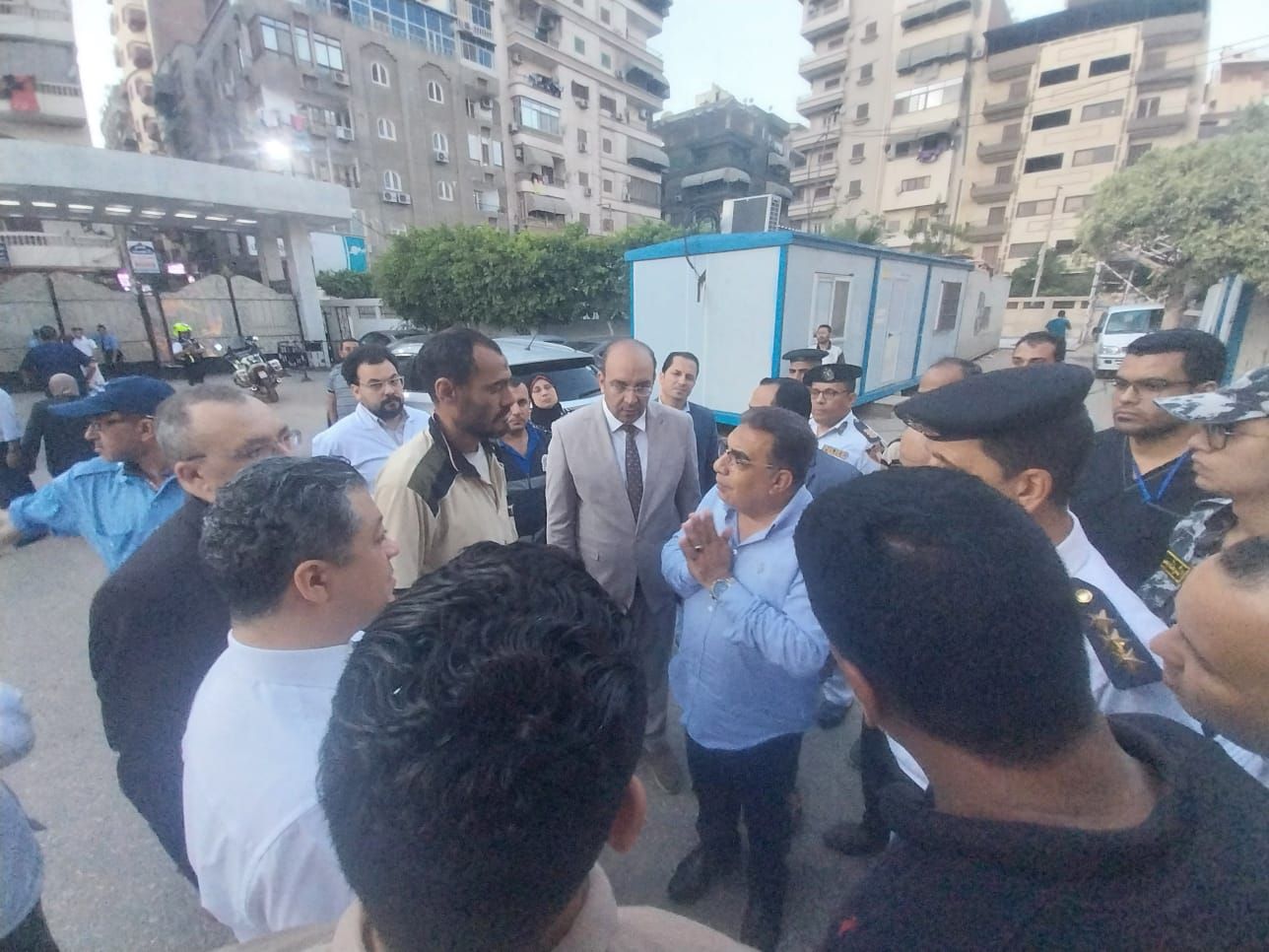 محافظ الدقهلية يزور المصابين في حادث الحريق بالمستشفى الدولي محافظ الدقهلية يزور المصابين في حادث الحريق بالمستشفى الدولي