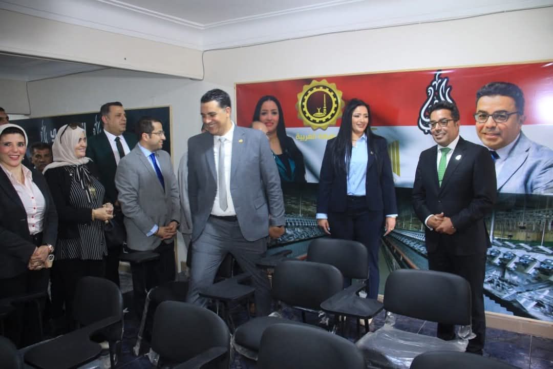 قيادات حزب الوعي بالمقر الجديد قيادات حزب الوعي بالمقر الجديد
