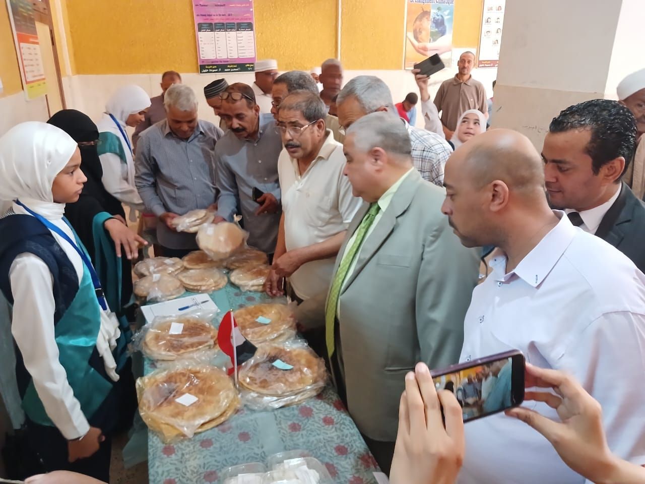 معرض الأنامل الذهبية للمنتجات الدراسية في إدارة الزينية التعليمية معرض الأنامل الذهبية للمنتجات الدراسية في إدارة الزينية التعليمية