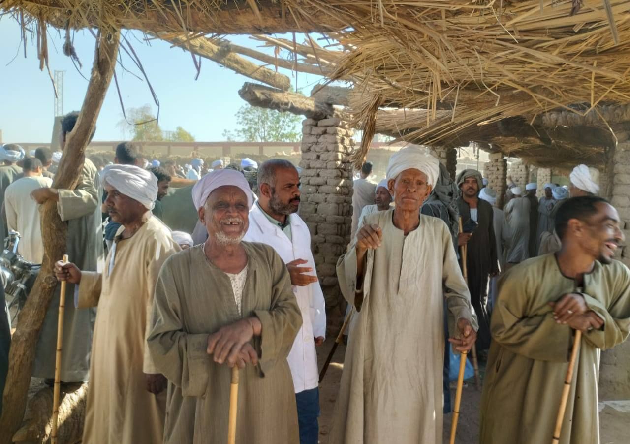 توعية بيطرية فى أسواق الماشية الأسبوعية لتحصين الماشية قبل عيد الأضحى توعية بيطرية فى أسواق الماشية الأسبوعية لتحصين الماشية قبل عيد الأضحى