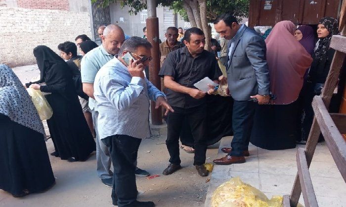 محافظ الدقهلية يفاجئ عدد من مخابز المنصورة وكلف مباحث التموين بإتخاذ عقوبات رادعة