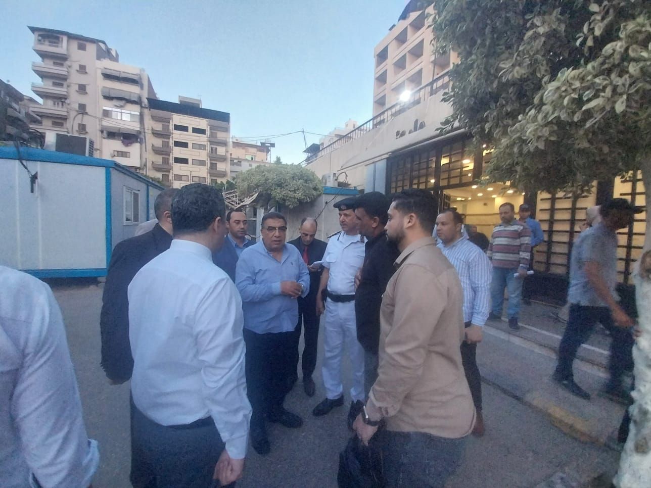 محافظ الدقهلية يزور المصابين بالمستشفى الدولي محافظ الدقهلية يزور المصابين بالمستشفى الدولي