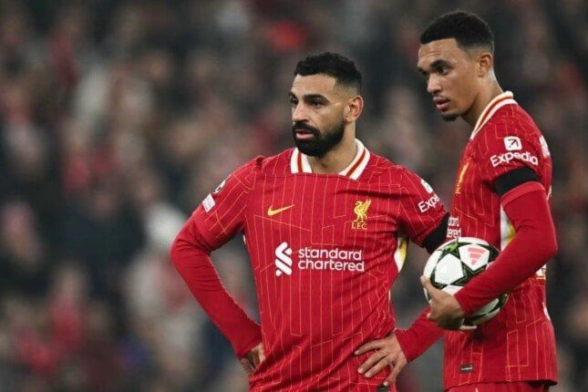 محمد صلاح مدافعًا عن أرنولد: «لا يستحق هذه النهاية من جماهير ليفربول»