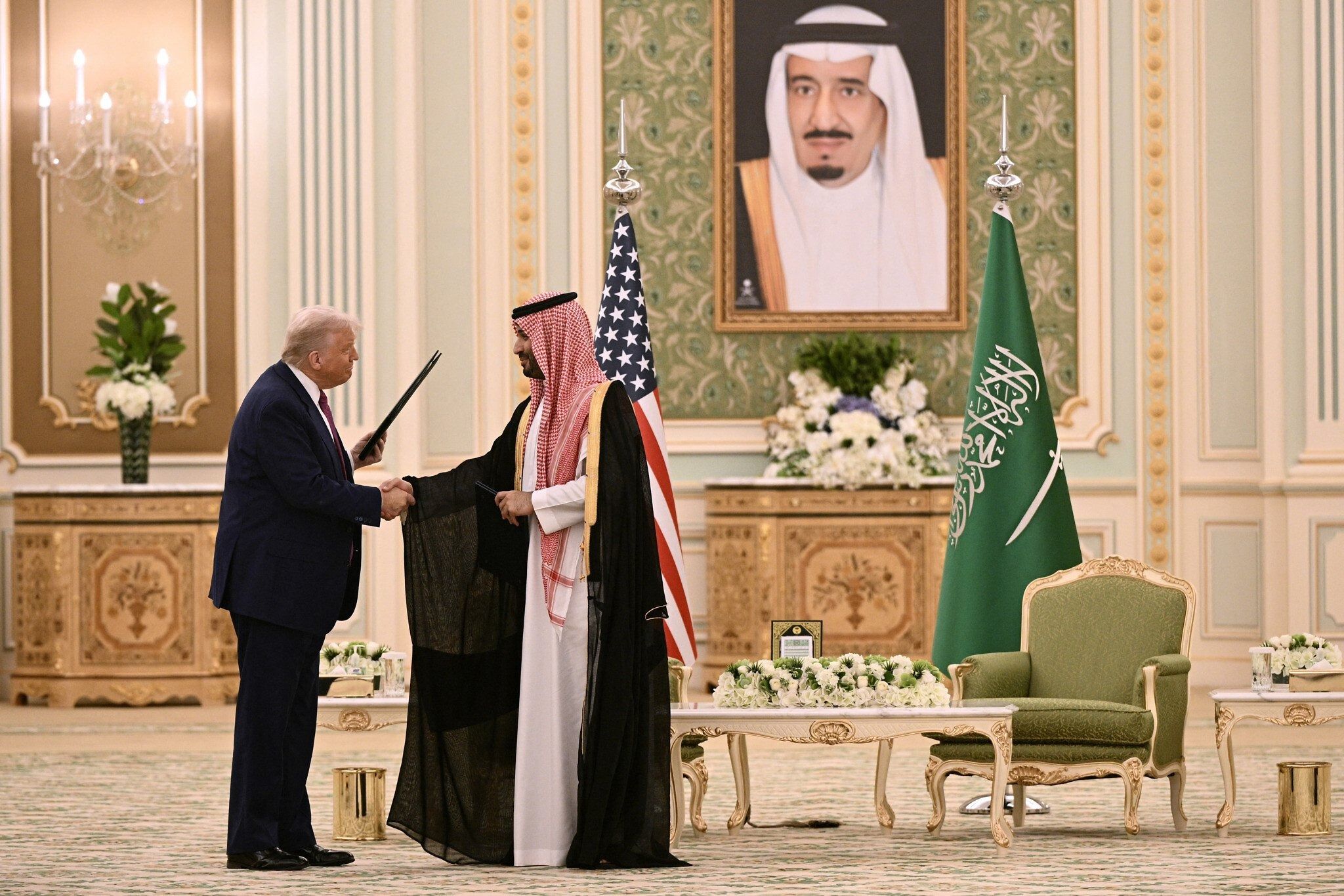 ترامب وبن سلمان في الرياض (أ ف ب).