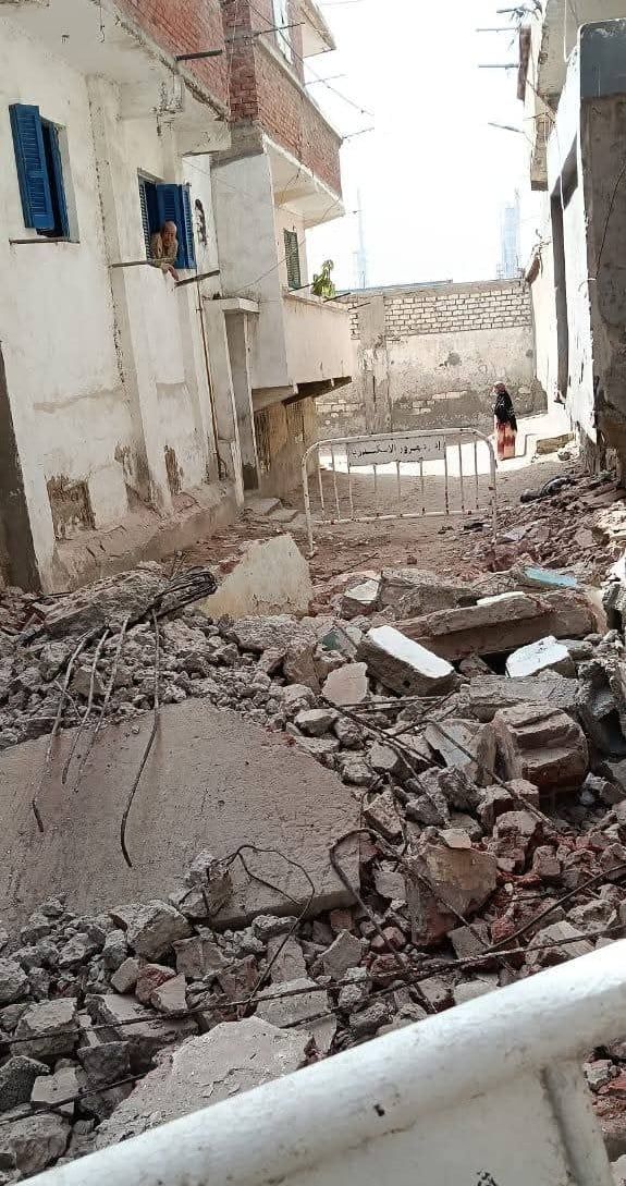 إنهيار جزئي عقار قديم وادي القمر في الإسكندرية إنهيار جزئي عقار قديم وادي القمر في الإسكندرية