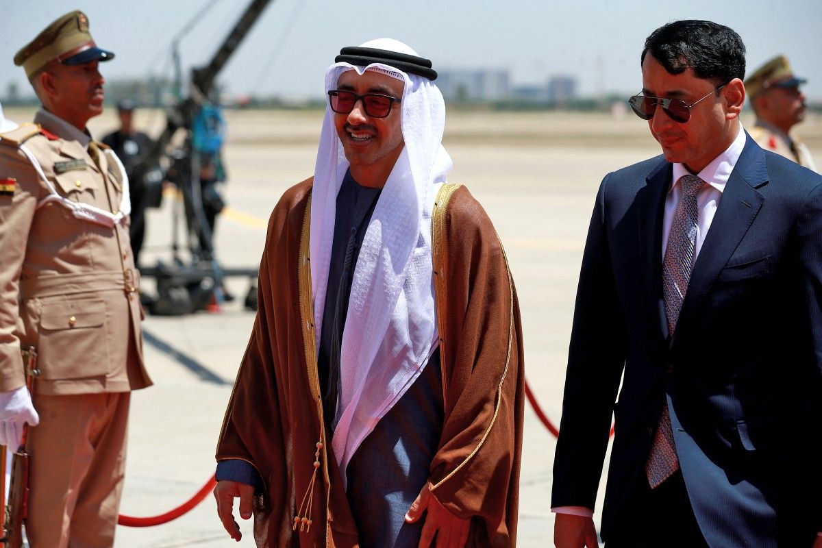 وزير الخارجية الإماراتي عبدالله بن زايد في بغداد (أ ف ب).