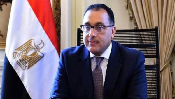 رئيس الوزراء يستقل الأتوبيس الترددي لتفقد التشغيل التجريبي