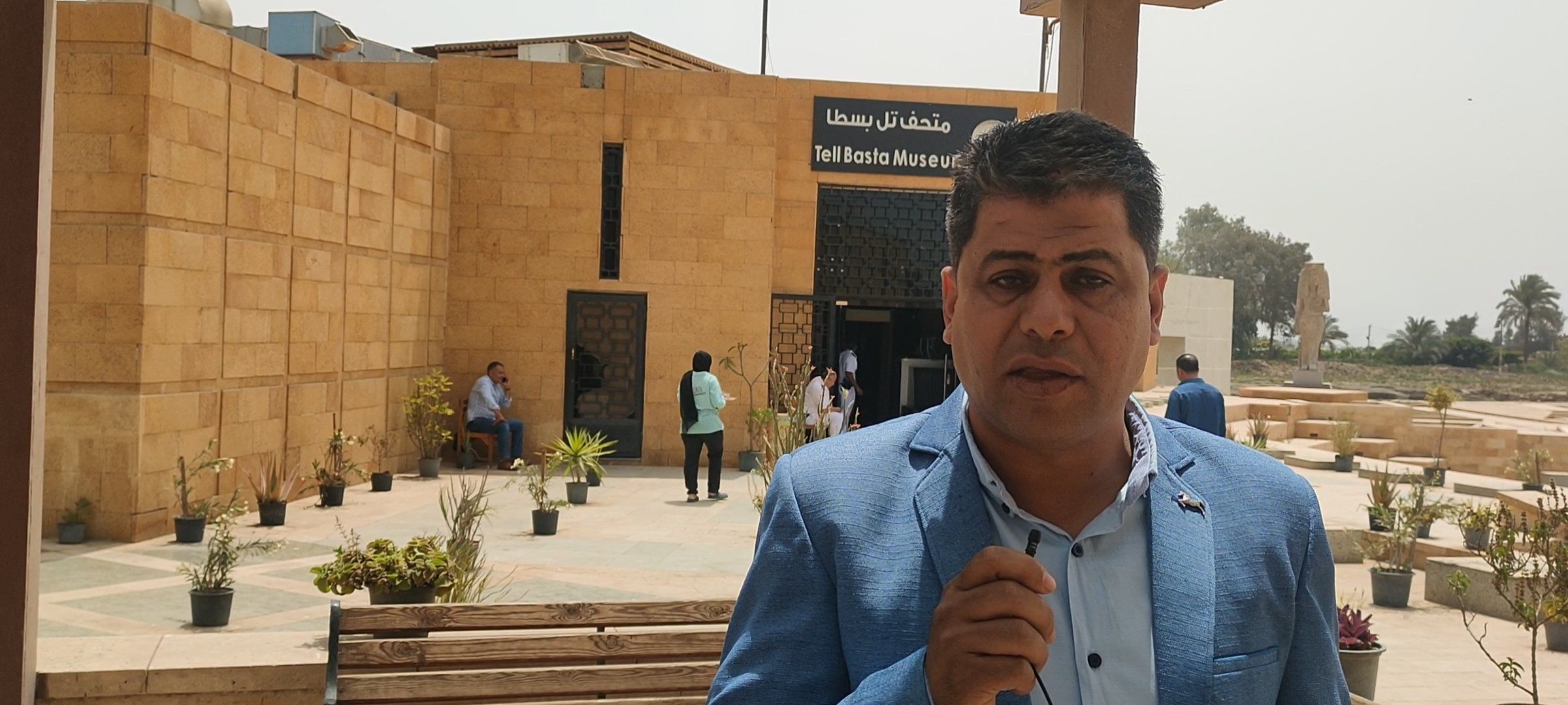 ابراهيم حمدي مدير المتحف ابراهيم حمدي مدير المتحف