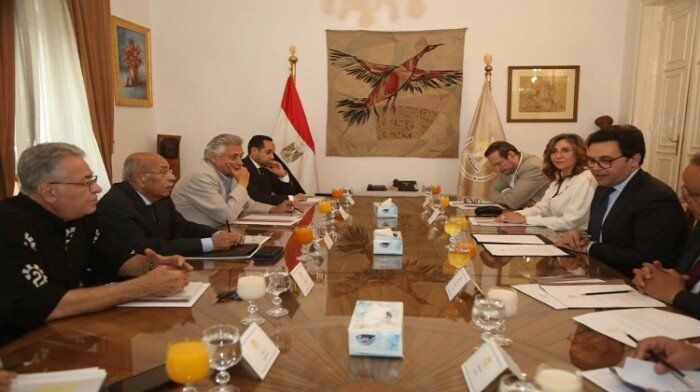 وزير الثقافة يجتمع بلجنة اختيار الرئيس الجديد لأكاديمية الفنون