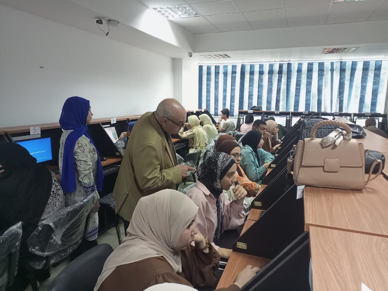 جولة امتحانانت جامعة دمنهور (6) جولة امتحانانت جامعة دمنهور (6)