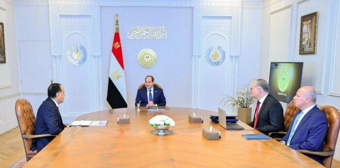 الرئيس السيسي يوجه بمحاسبة المتسببين فى أزمة «البنزين المغشوش»