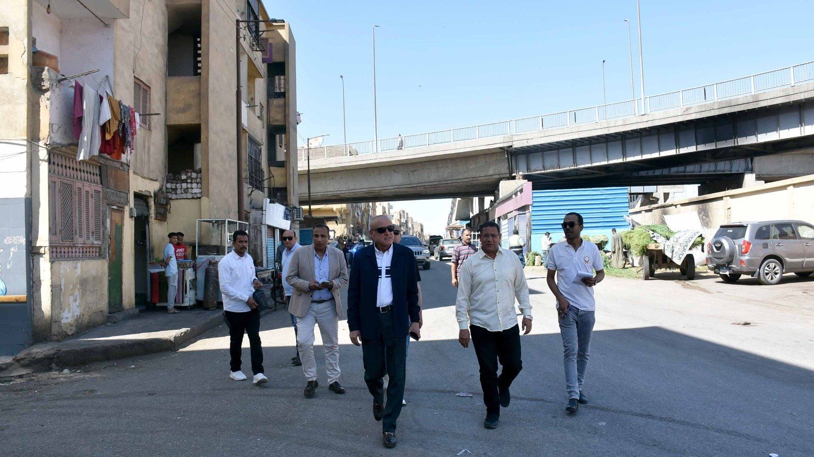 محافظ الأقصر يقود جولة بشوارع المدينة ويوجه بتحسين مستوى النظافة محافظ الأقصر يقود جولة بشوارع المدينة ويوجه بتحسين مستوى النظافة