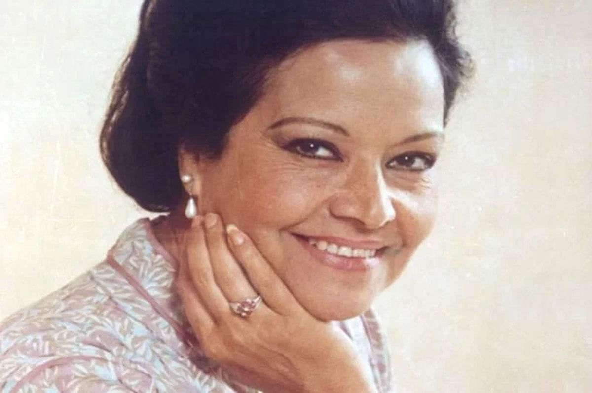 مديحة يسري مديحة يسري