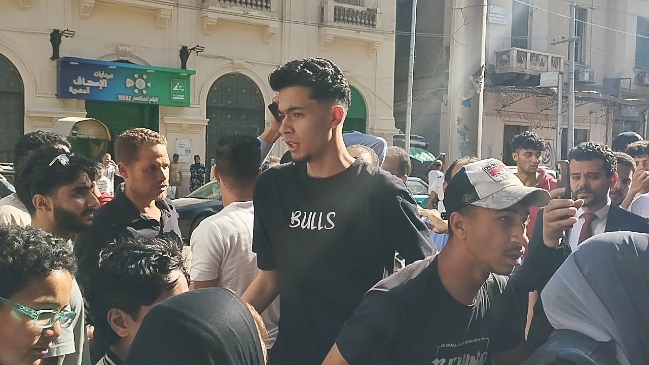 شقيق المجني عليه الطالب مازن صبحي بعد قرار الحكم شقيق المجني عليه الطالب مازن صبحي بعد قرار الحكم