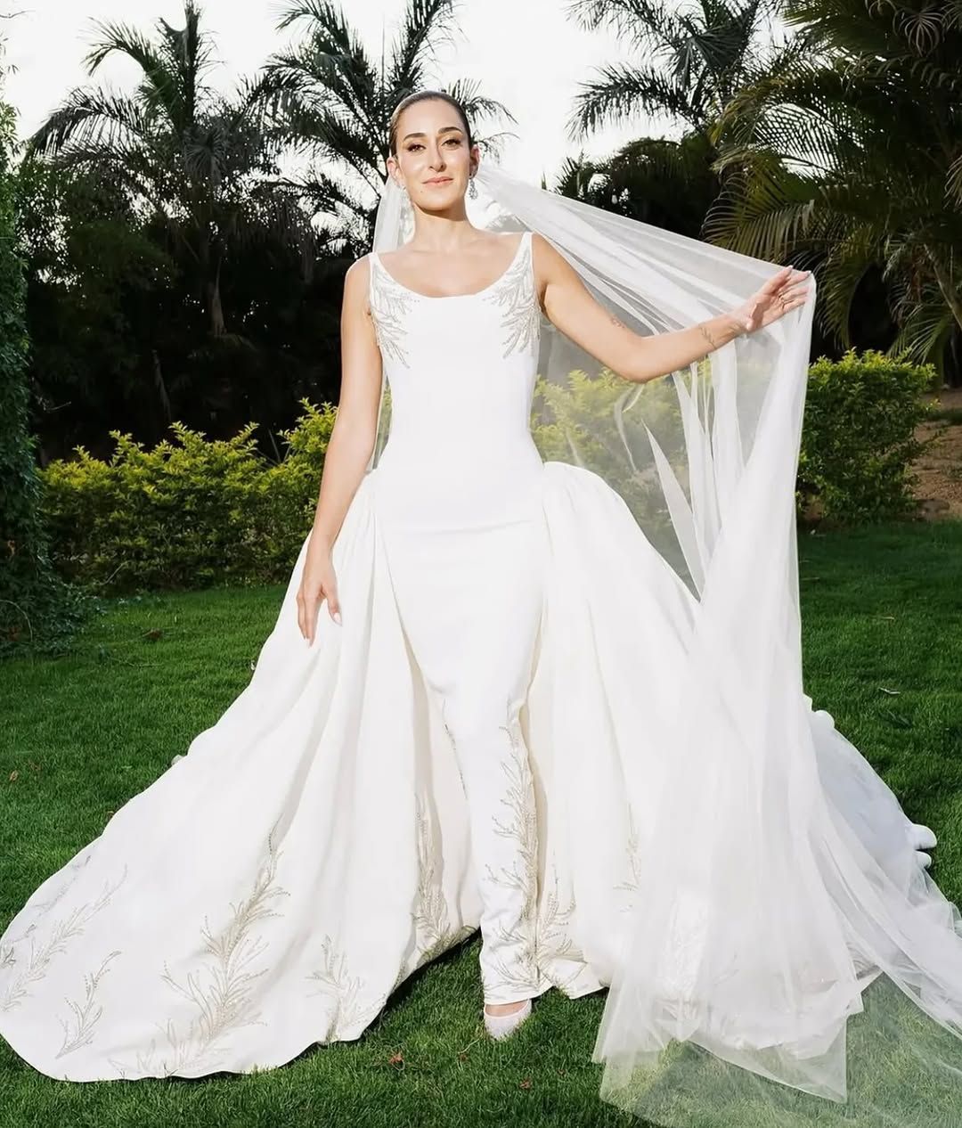 فستان زفاف أمينة خليل بتوقيع علامة Maison Yeya (إنستغرام)