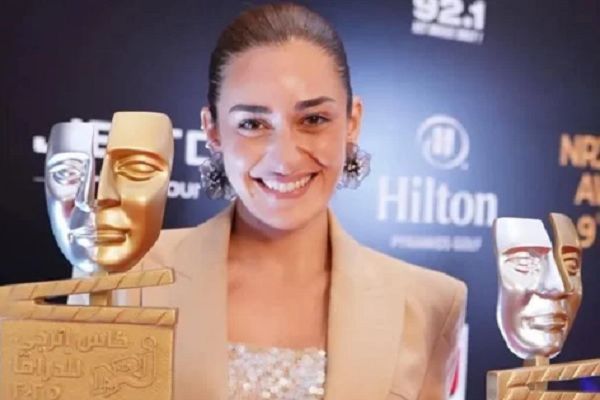 امينة خليل تحصد اجئزة افضل ممثلة امينة خليل تحصد اجئزة افضل ممثلة