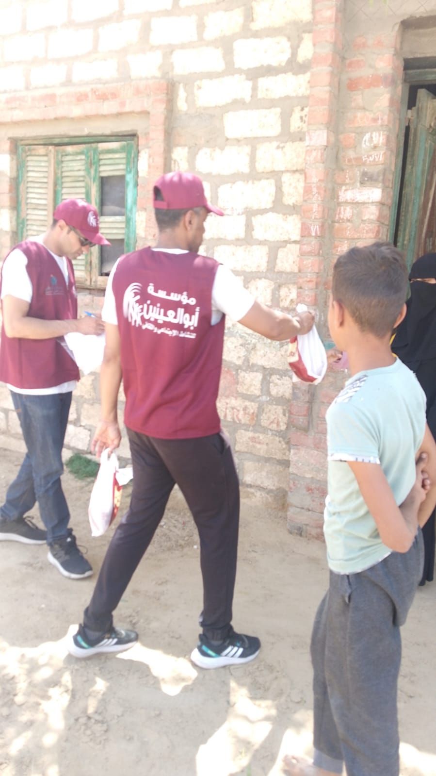 أبو العنين عضو التحالف الوطنى تواصل توزيع اللحوم ببنى سويف بمناسبة عيد الاضحى (3) أبو العنين عضو التحالف الوطنى تواصل توزيع اللحوم ببنى سويف بمناسبة عيد الاضحى (3)