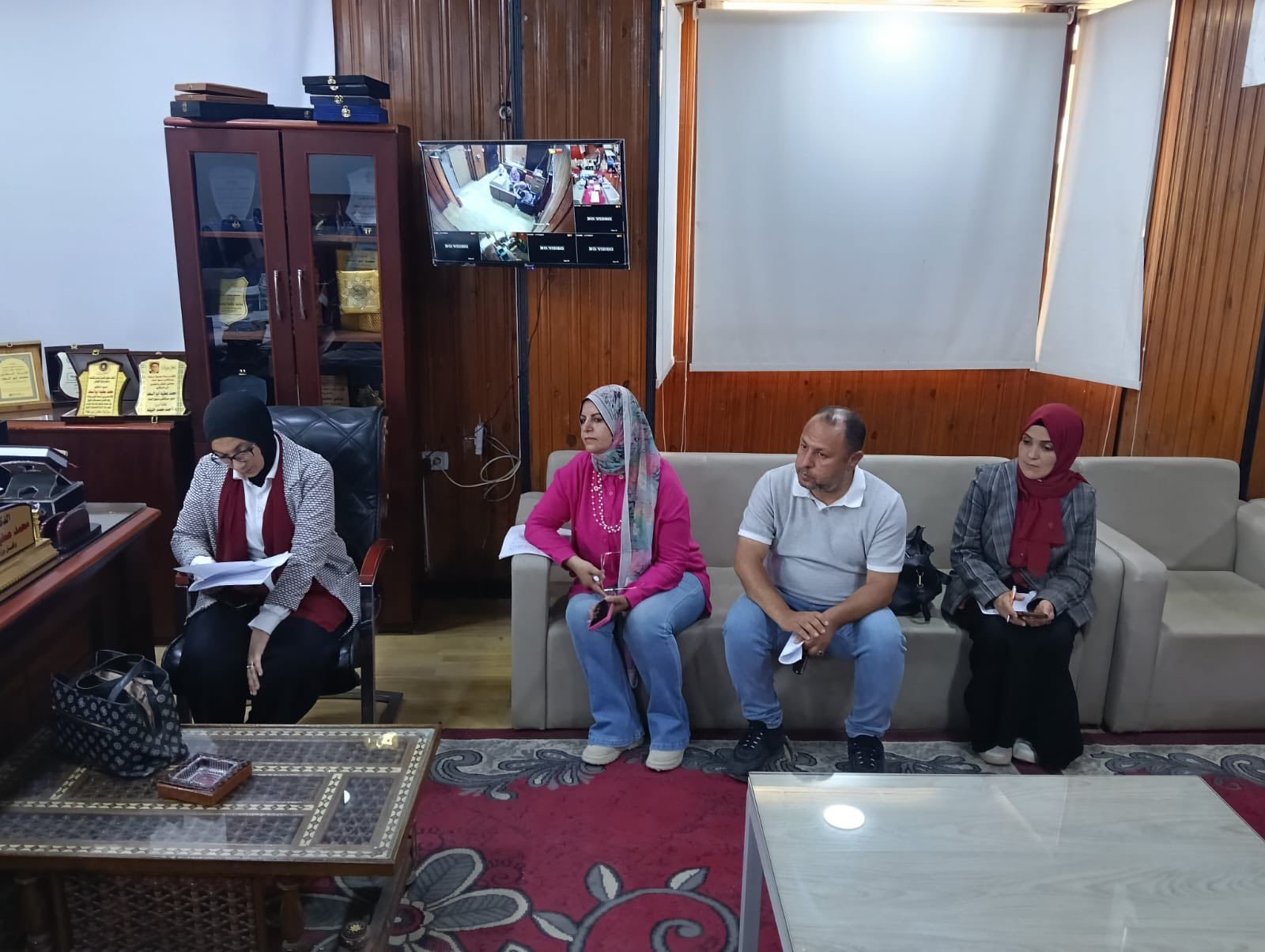 الحضور خلال اجتماع وكيل وزارة الصحة الحضور خلال اجتماع وكيل وزارة الصحة