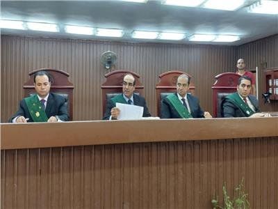 جنايات شبرا تقضي بالمؤبد والمُشدد لربة منزل وعامل بتهمة الاتجار في المخدرات