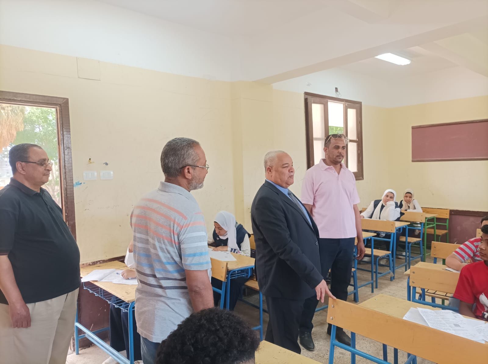 جولات لمتابعة سير امتحانات الشهادة الإعدادية بإدارة إسنا التعليمية جولات لمتابعة سير امتحانات الشهادة الإعدادية بإدارة إسنا التعليمية